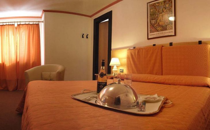 Hotel Des Geneys, Bardonecchia, Double Bedroom